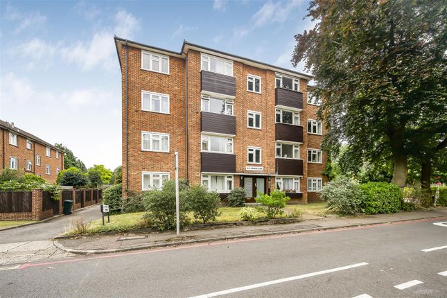 Thumbnail Flat for sale in Kenmore Close, Kew, Richmond