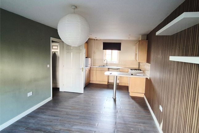 Flat 3, 29, Ray Mercer Way, Worcestershire photo 4