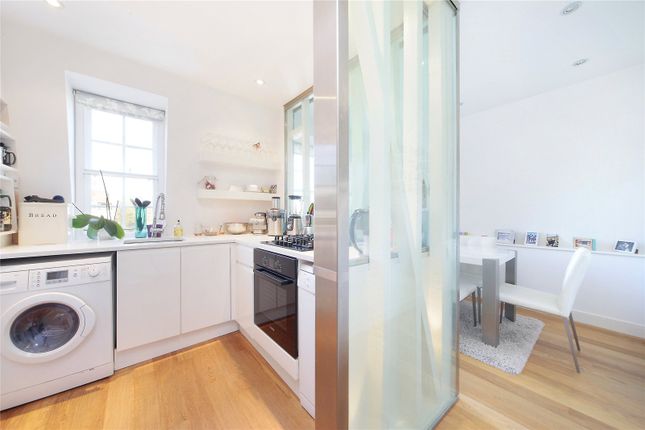 Flat for sale in Clapham Common Northside, Clapham Common, London