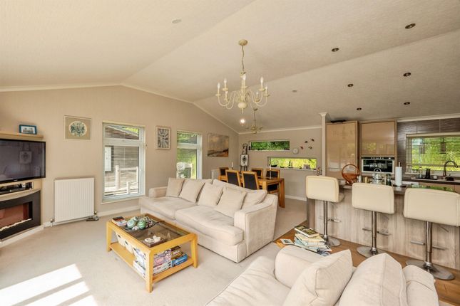 6, The Cedars, Waterside Holiday Park, Weymouth photo 4