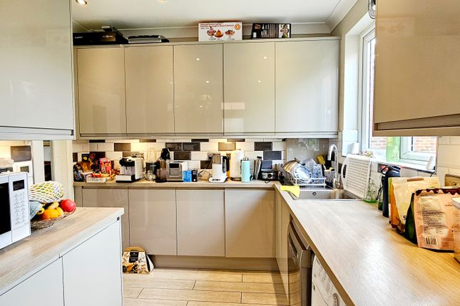 Meadvale Road, Ealing photo 2