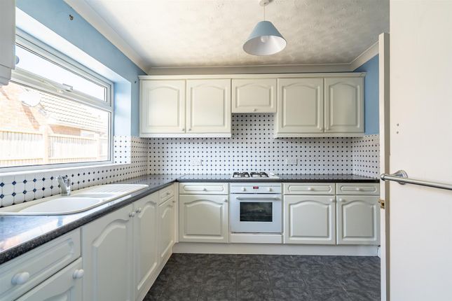 8, Elmpark Way, York photo 4