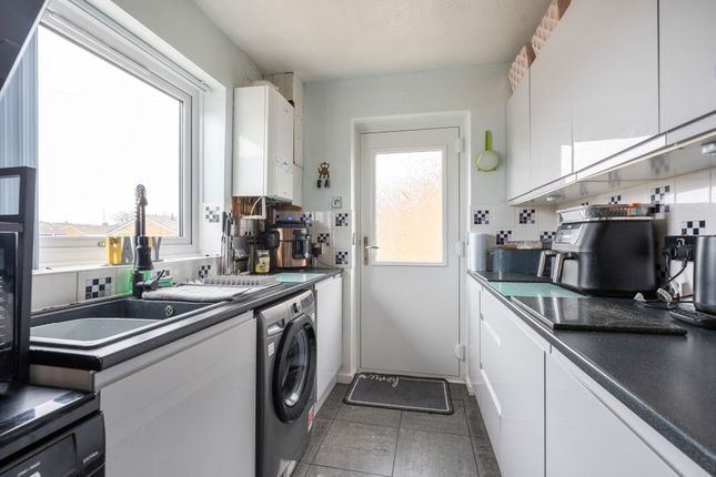 57 Lloyds Avenue, Lowestoft photo 3