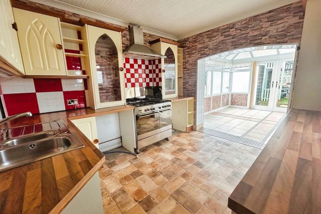 97 Merlin Crescent, Bridgend photo 5