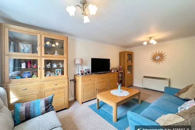 Apt 18, Southwood Court Southend Road, Billericay photo 2