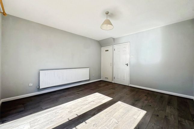 26, Frensham, Berkshire photo 4
