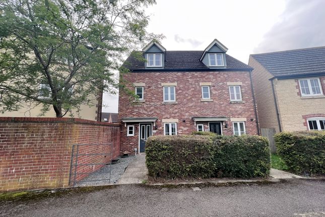 Town house to rent in Poseidon Close, Swindon
