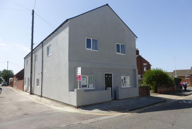 Thumbnail Property to rent in Eastcott Road, Swindon