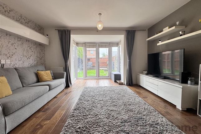 111 Hawthorn Drive, Thornton-Cleveleys photo 2