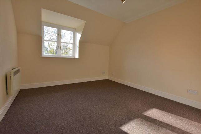 10, Waterford House, West Drayton photo 3