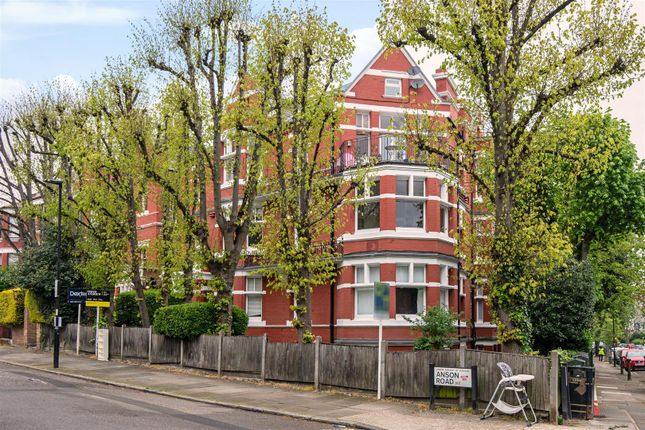 Flat for sale in Anson Road, Tufnell Park, Islington