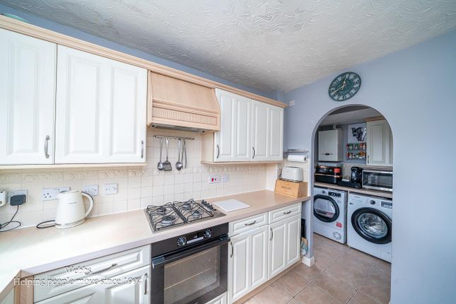 14, Chenet Way, Cannock photo 3