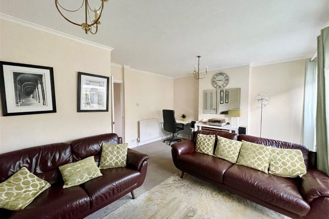 End terrace house for sale in Aintree Close, Newbury