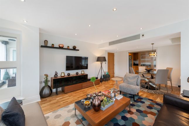 Flat for sale in Imperial Crescent, London