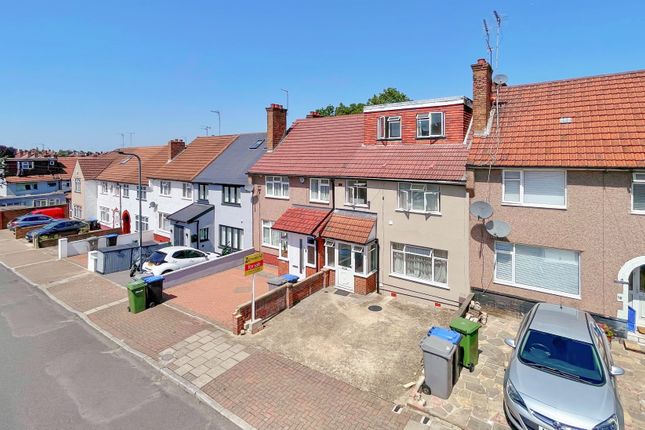 14, Ballards Road , London  photo 2