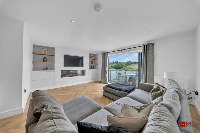 2, Diamond Drive, Colne photo 4