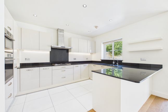 74 Sierra Road, High Wycombe photo 2