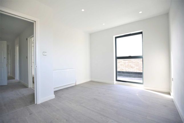 Flat to rent in Cumberland Rd, Plaistow