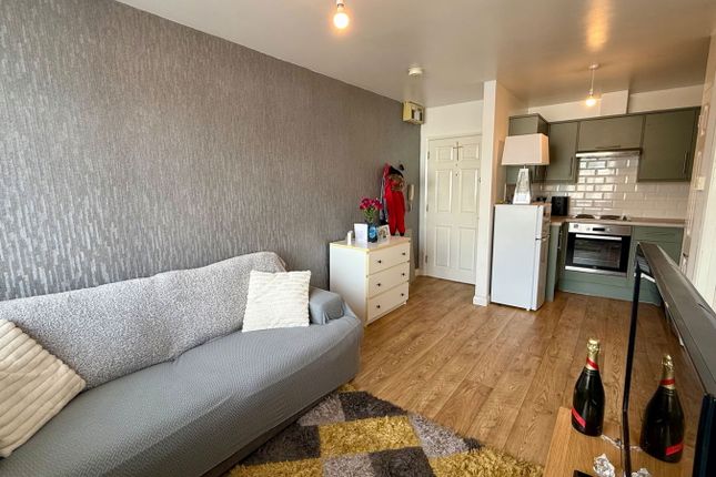 Portland House,Flat 3, High Street, Sheerness photo 3