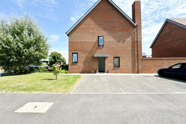 23, Imperial Way, Reading photo 2