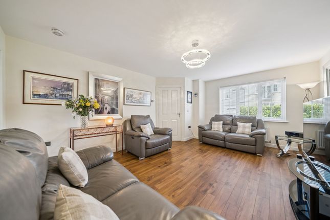 1 Leggatston Place, Glasgow photo 2