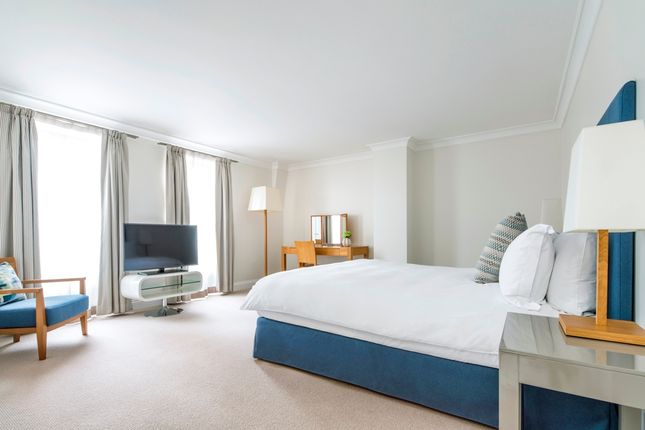 Flat to rent in Brick Street, Mayfair, London