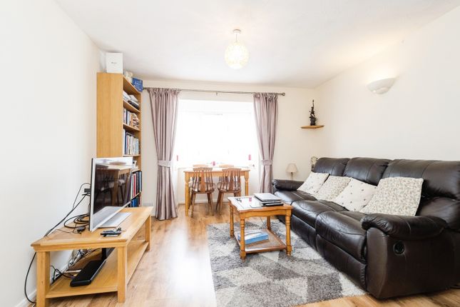 17, Talus Close, Essex photo 2