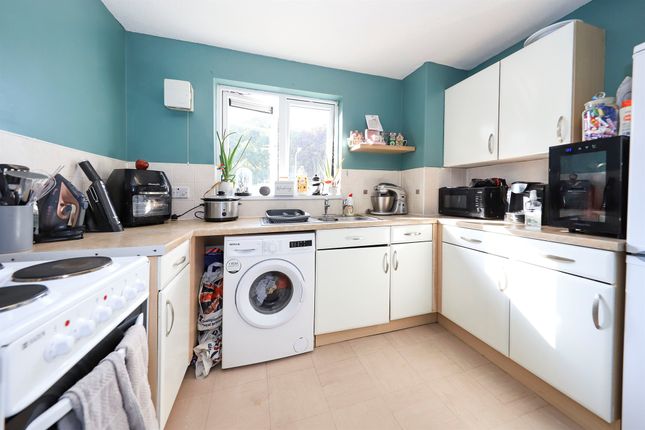 158, Stowheath Lane, Wolverhampton photo 4