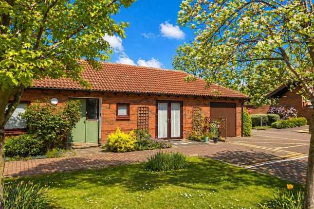2-bed house on 35 Oaktree Court, Portland Drive, Milton Keynes, £300,000