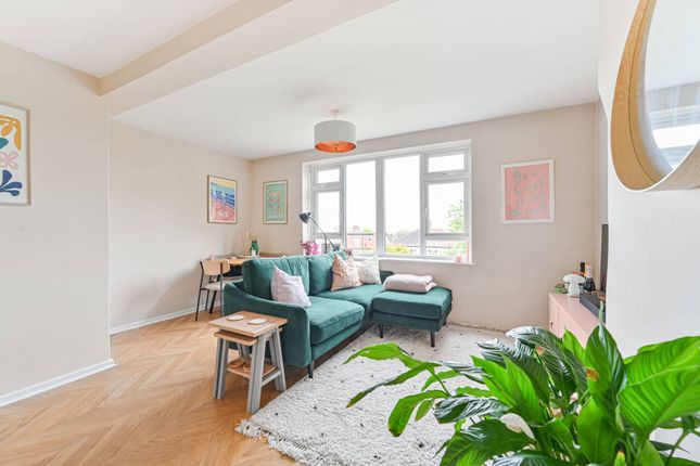 Thumbnail Flat for sale in Wynell Road, Forest Hill, London