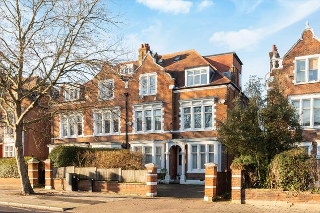 3 bed flat for sale in West Hill, East Putney, London SW15.