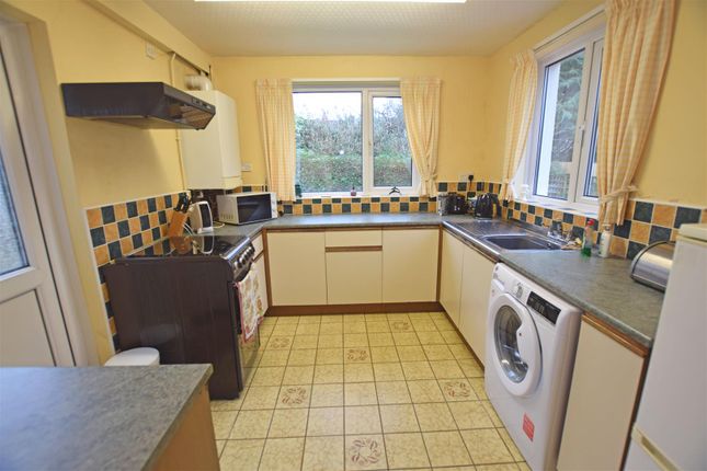 7, Pantbach Place, Cardiff photo 4