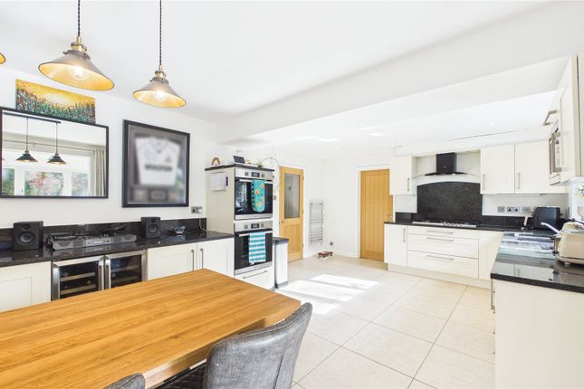 6, Weston Grove, Surrey photo 4