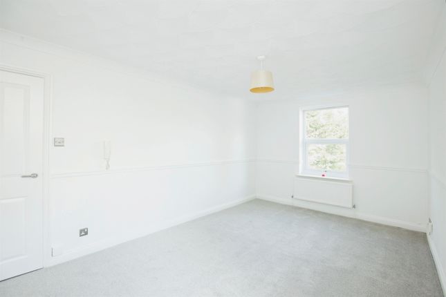 Flat for sale in Lower Erith Road, Torquay