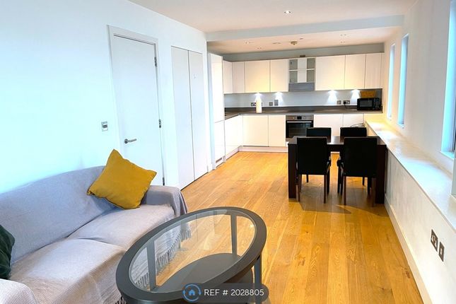 Flat to rent in Hancock House, London
