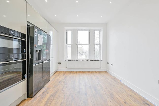 Thumbnail Flat to rent in Grove Park, Chiswick, London