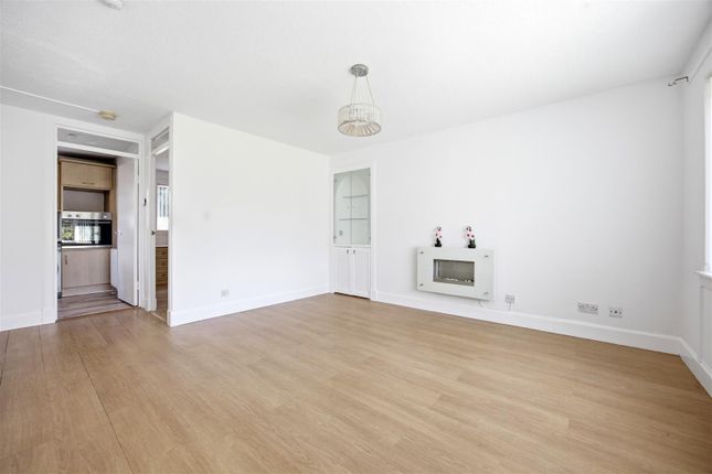 27, Haystack Place, Glasgow photo 4