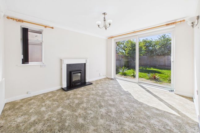 55 Sherwood Drive, Hull photo 2