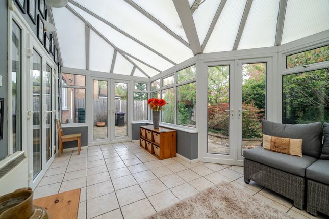4, Tattershall Close, Grantham photo 4