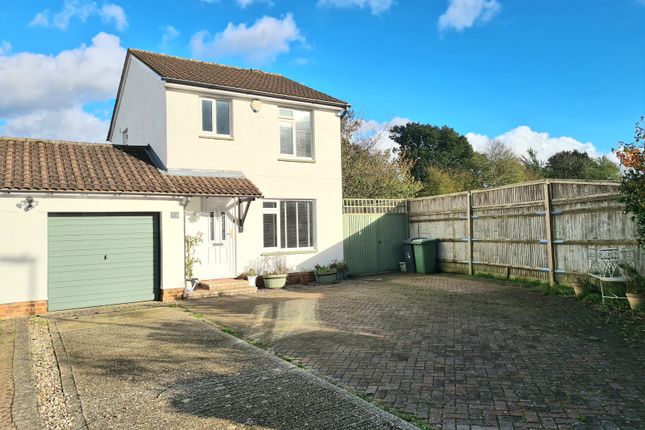 Thumbnail Link-detached house for sale in Ramsdell Close, Tadley