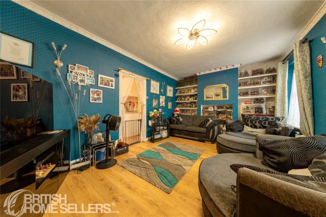29, Romborough Way, London photo 2