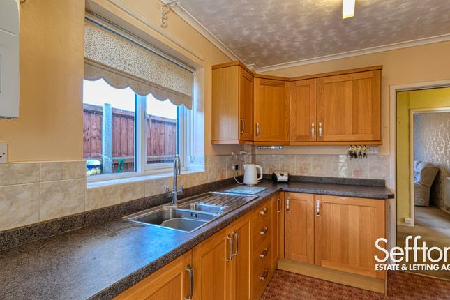 24 Charles Avenue, Norwich photo 3