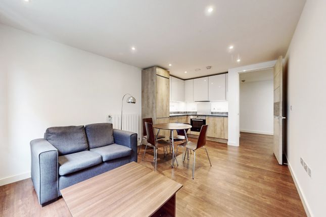 Flat to rent in Royal Victoria Gardens, Whiting Way, London