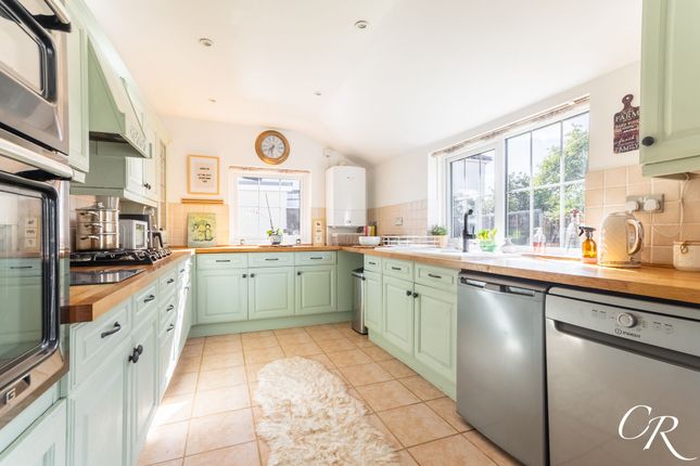 160 Arle Road, Cheltenham photo 2