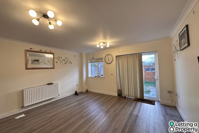 Moulder Close, Bedford photo 2