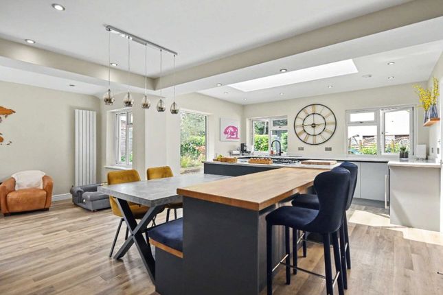 33, Alma Lane, Surrey photo 2