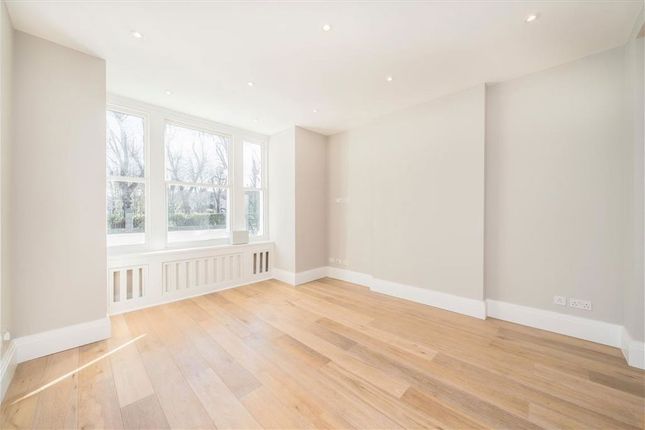Flat B, 430, Fulham Palace Road, London photo 2