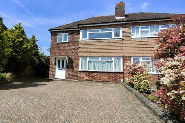 Property to rent in Daleside Close, Orpington