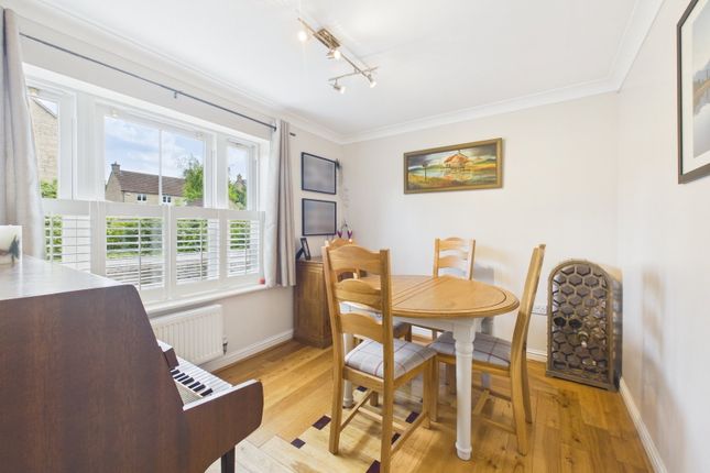 39, Salmons Leap, Calne photo 4