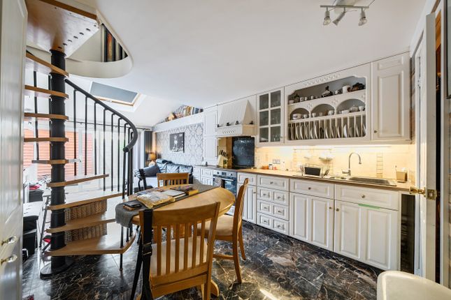 24, Cheshire Close, Mitcham photo 4